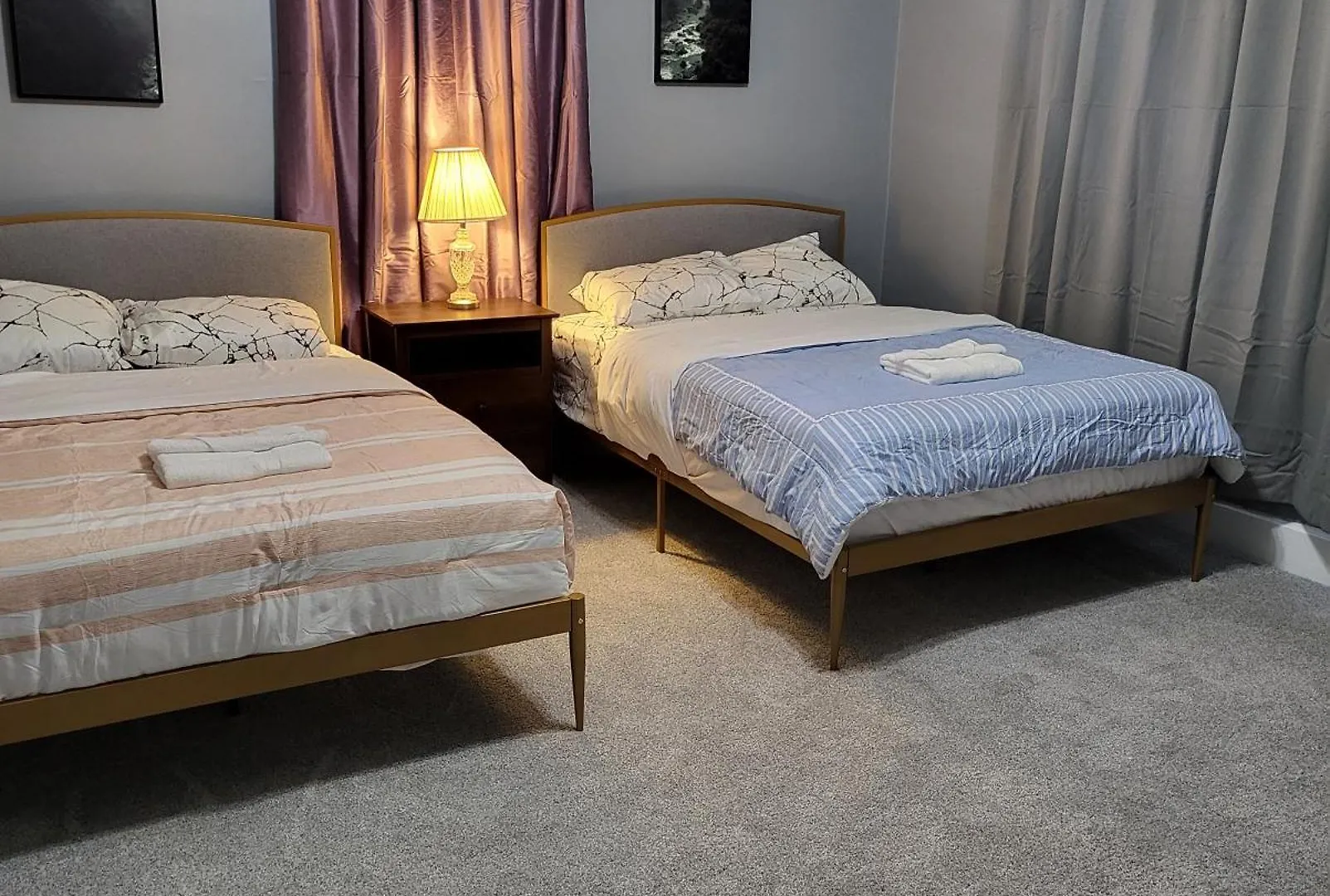 Guest Room With Two Double Beds In Columbus Oh, Airport Location