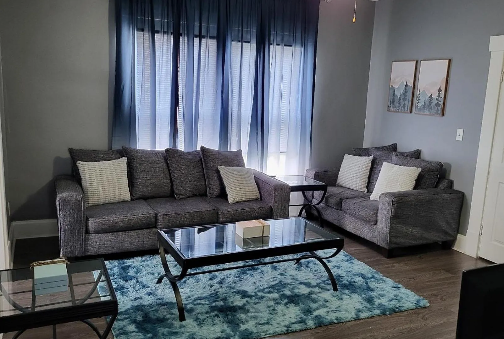 Guest Room With Two Double Beds In Columbus Oh, Airport Location